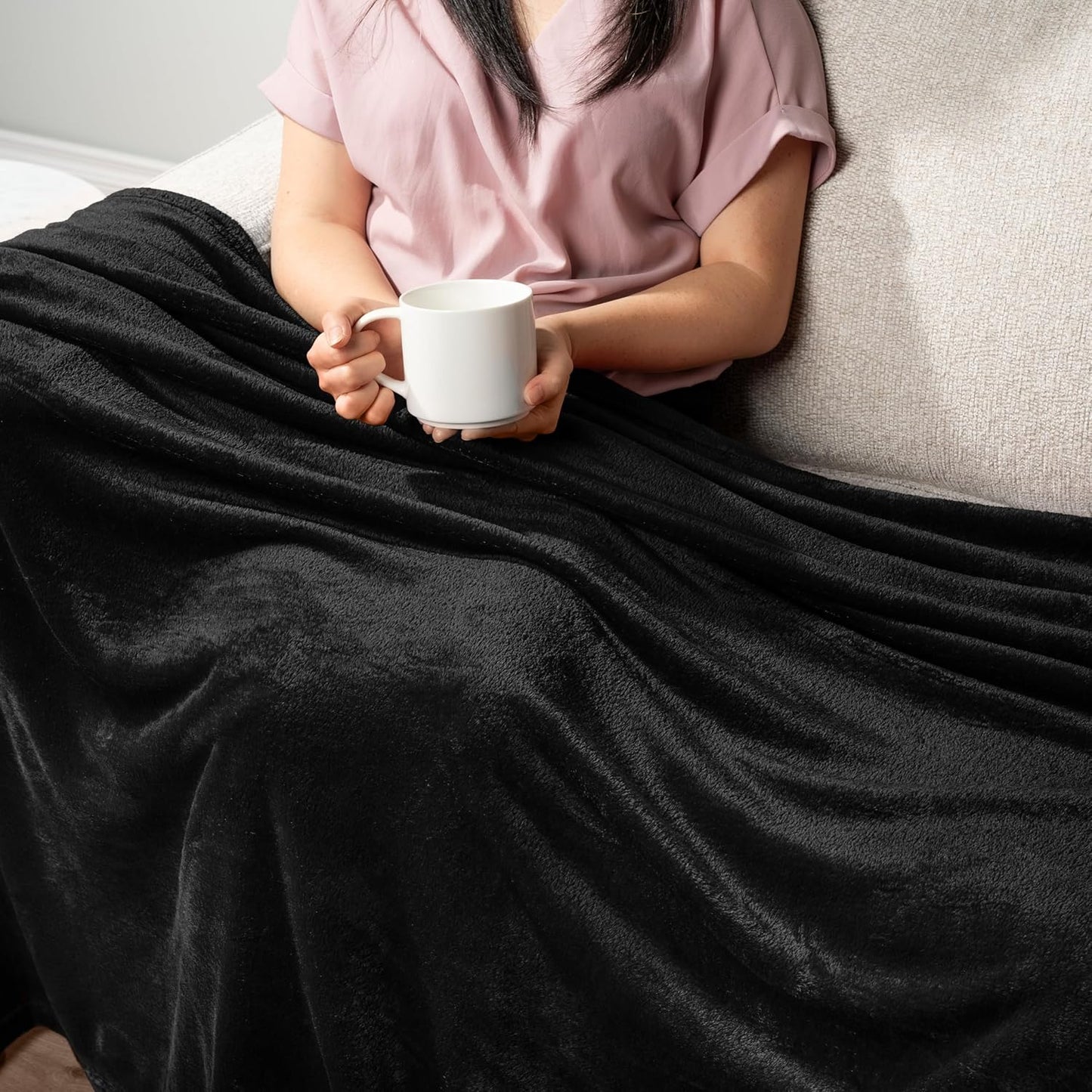Black Fleece Throw Blanket for Couch Twin Size, Super Soft Fuzzy Flannel Throw for Sofa, Luxury Plush Microfiber Blanket Twin Bed, Home Decorative Velvet Gift Blanket, 60X80
