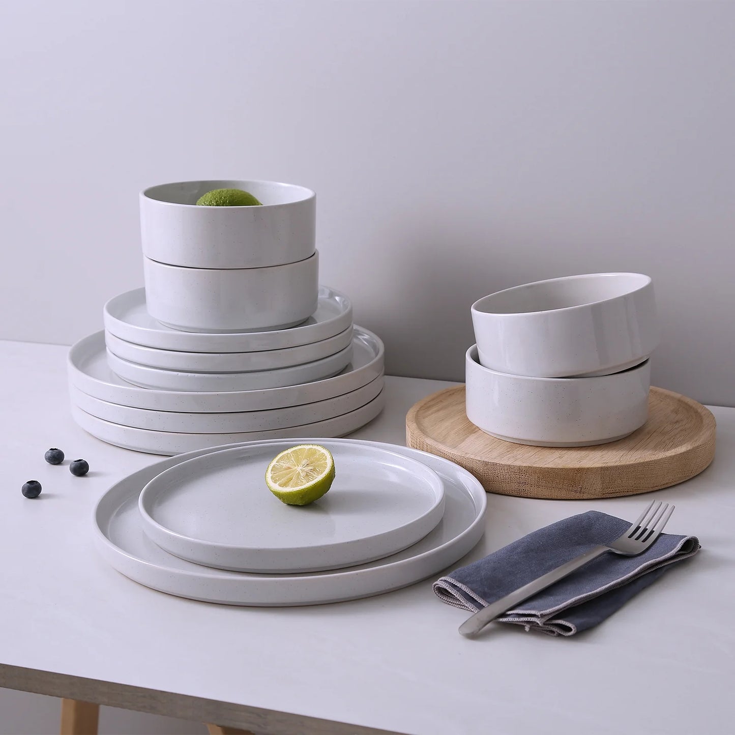 12 Piece Dinnerware Set, Stoneware Plates and Bowls Set, Dish Set for 4, Light Gray