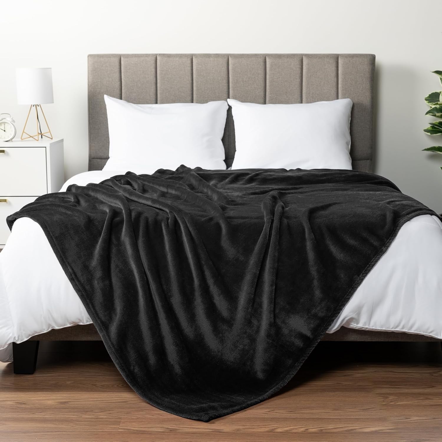 Black Fleece Throw Blanket for Couch Twin Size, Super Soft Fuzzy Flannel Throw for Sofa, Luxury Plush Microfiber Blanket Twin Bed, Home Decorative Velvet Gift Blanket, 60X80